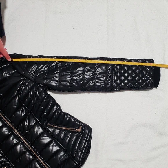 GUESS Women's Black Quilted Puffer Jacket - Picture 6 of 9